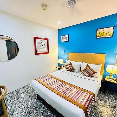 Hotel Golden Saffron By Qotel-Punjabi Bagh New Delhi Ngoại thất bức ảnh