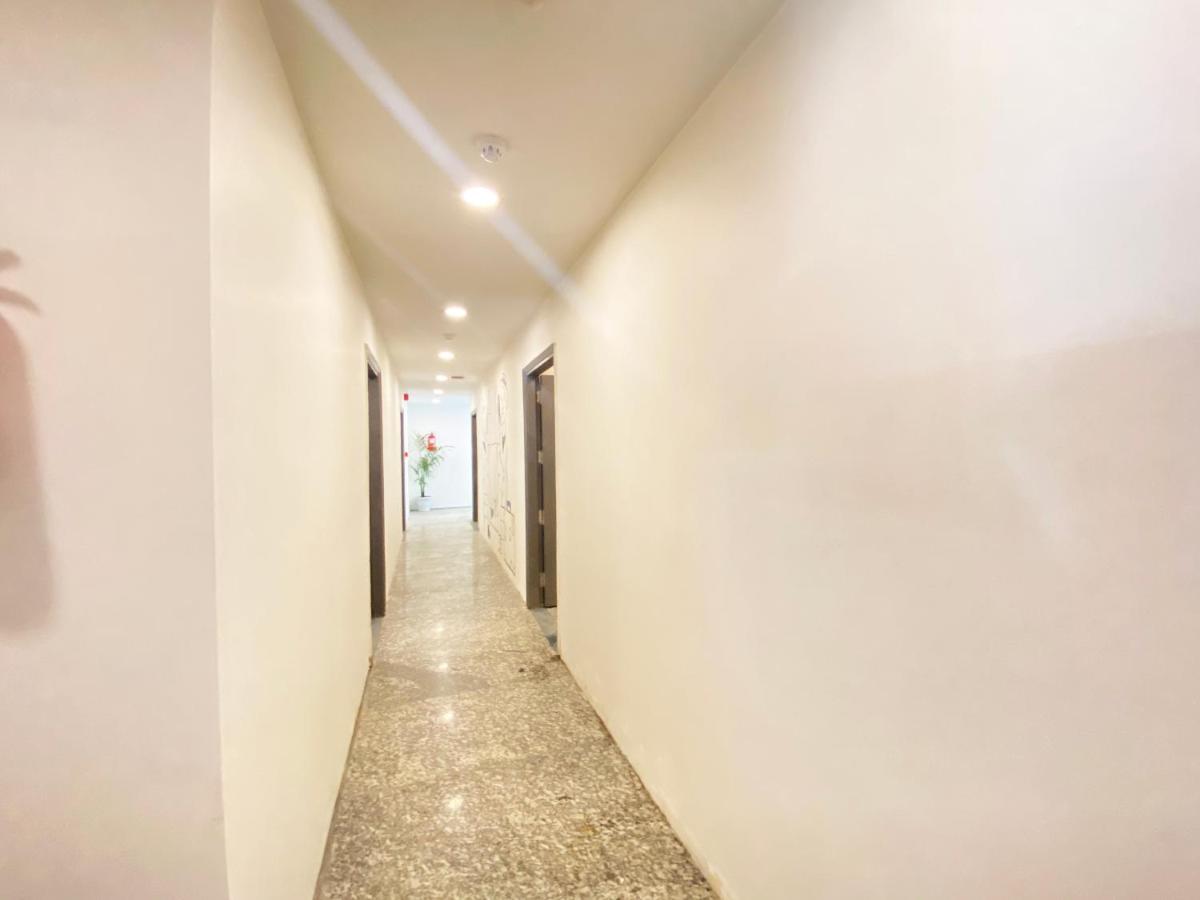 Hotel Golden Saffron By Qotel-Punjabi Bagh New Delhi Ngoại thất bức ảnh