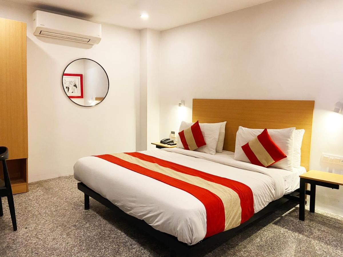 Hotel Golden Saffron By Qotel-Punjabi Bagh New Delhi Ngoại thất bức ảnh