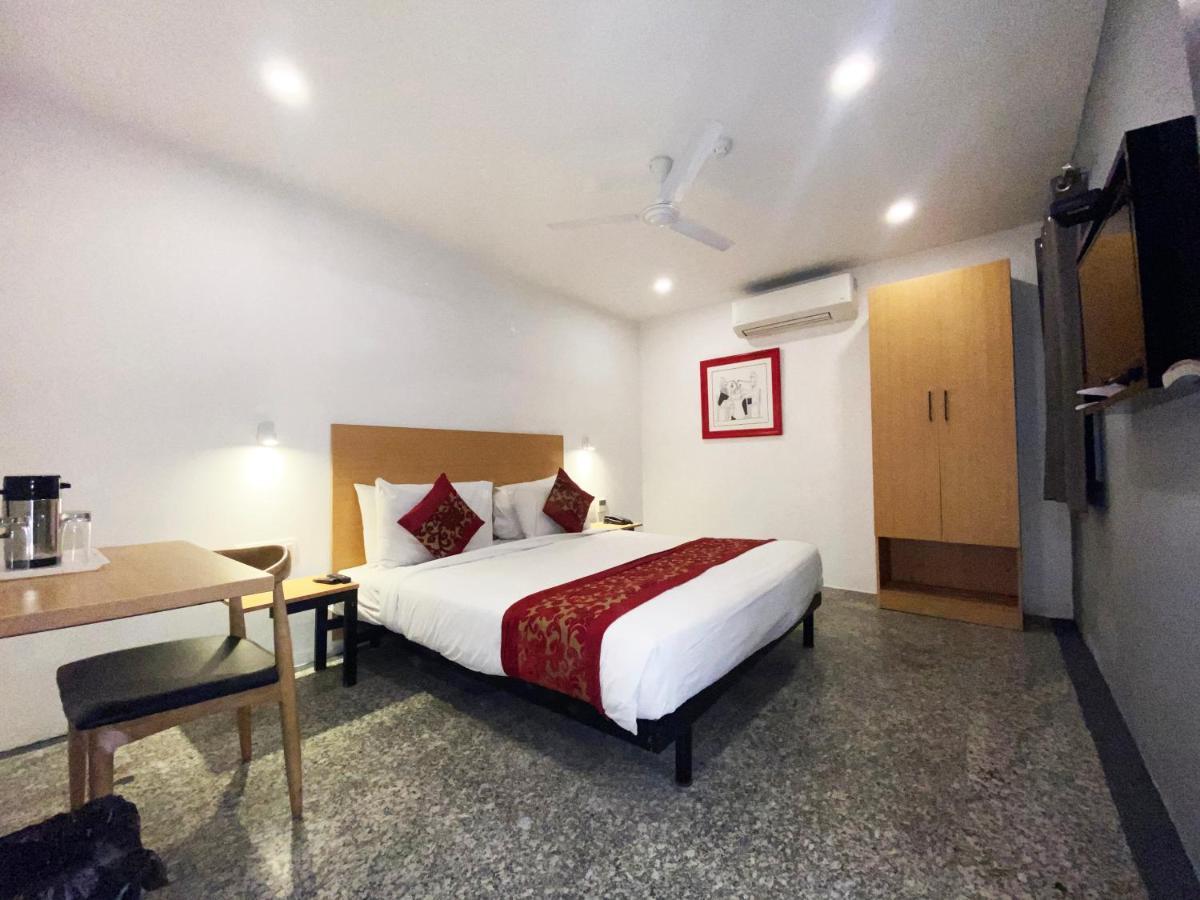 Hotel Golden Saffron By Qotel-Punjabi Bagh New Delhi Ngoại thất bức ảnh