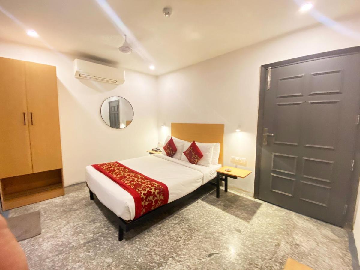 Hotel Golden Saffron By Qotel-Punjabi Bagh New Delhi Ngoại thất bức ảnh