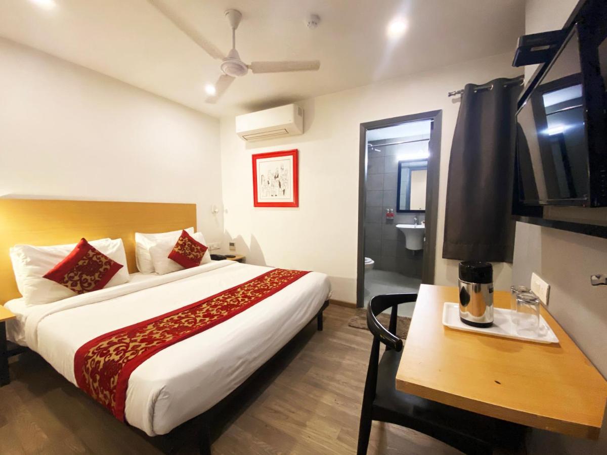 Hotel Golden Saffron By Qotel-Punjabi Bagh New Delhi Ngoại thất bức ảnh