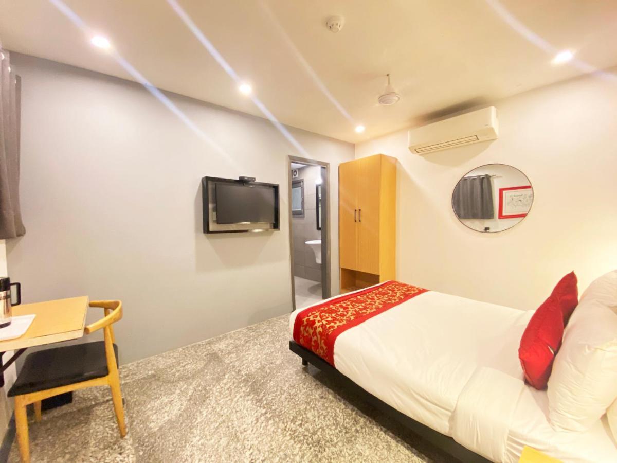 Hotel Golden Saffron By Qotel-Punjabi Bagh New Delhi Ngoại thất bức ảnh