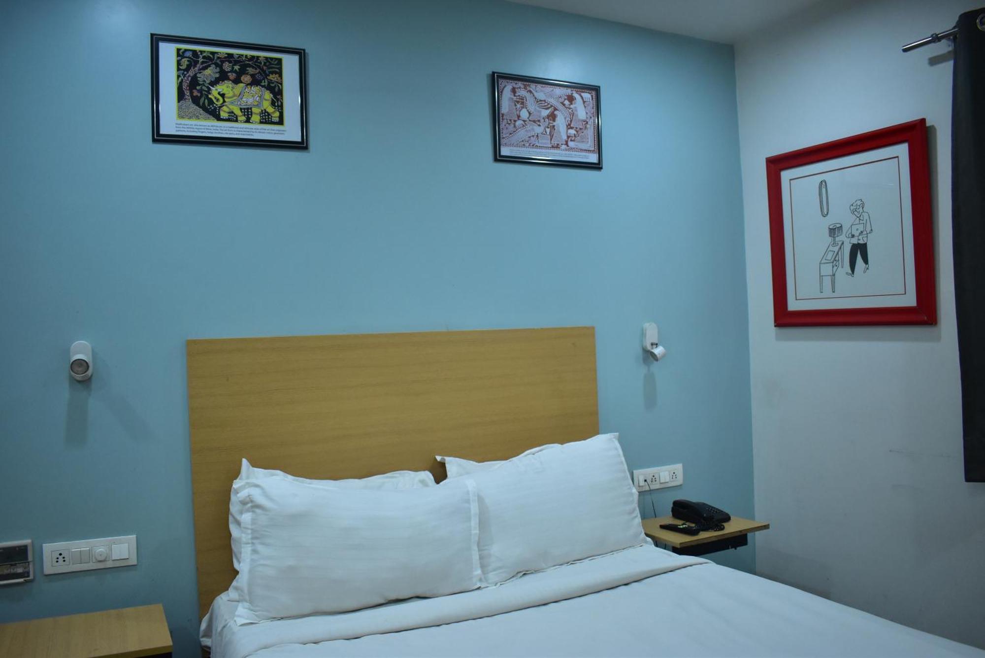 Hotel Golden Saffron By Qotel-Punjabi Bagh New Delhi Ngoại thất bức ảnh