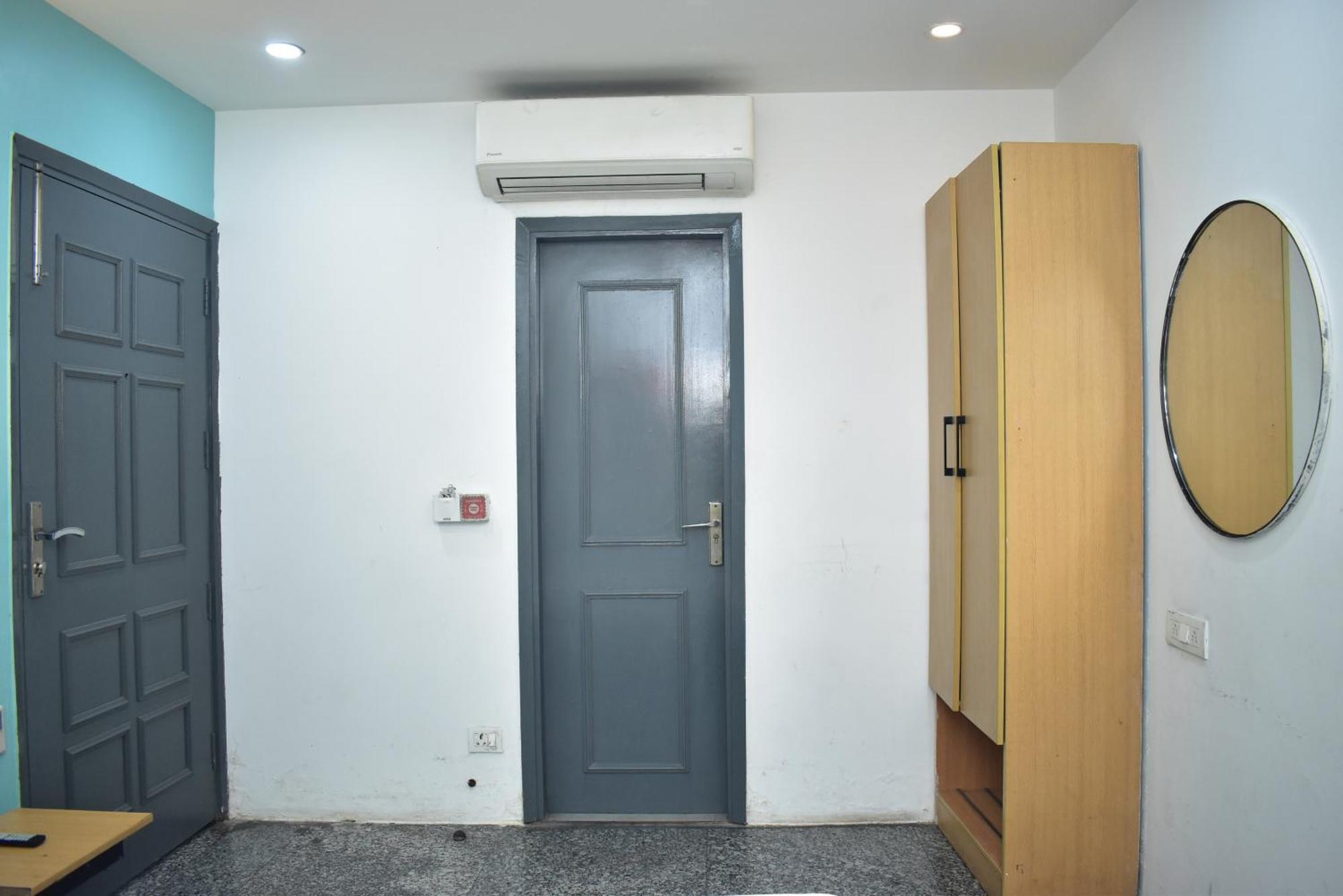 Hotel Golden Saffron By Qotel-Punjabi Bagh New Delhi Ngoại thất bức ảnh