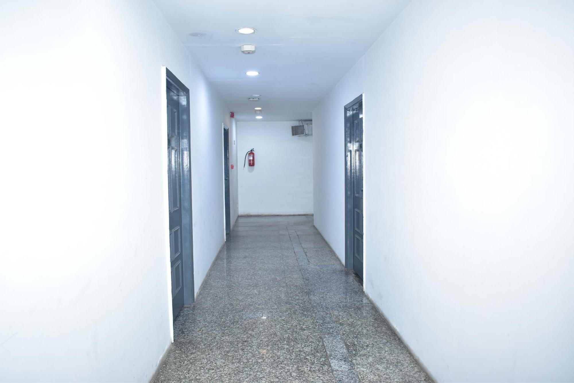 Hotel Golden Saffron By Qotel-Punjabi Bagh New Delhi Ngoại thất bức ảnh