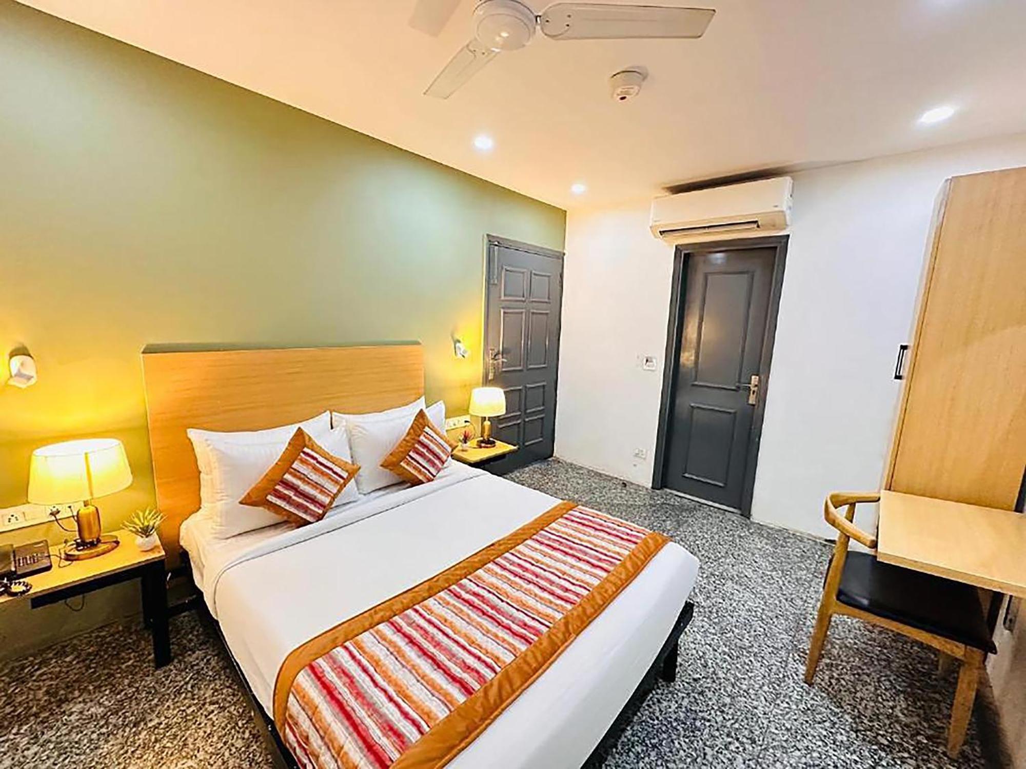 Hotel Golden Saffron By Qotel-Punjabi Bagh New Delhi Ngoại thất bức ảnh