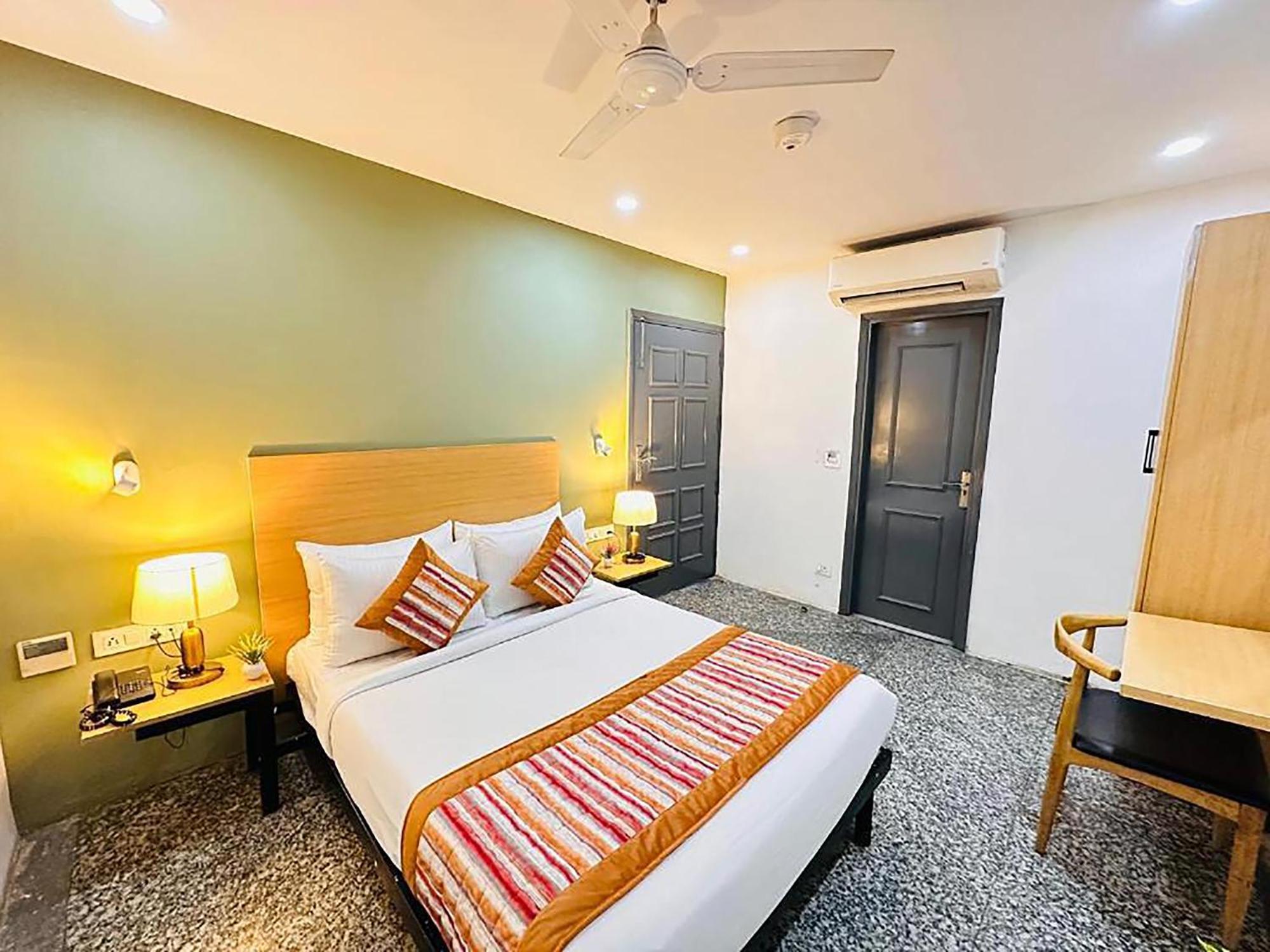 Hotel Golden Saffron By Qotel-Punjabi Bagh New Delhi Ngoại thất bức ảnh