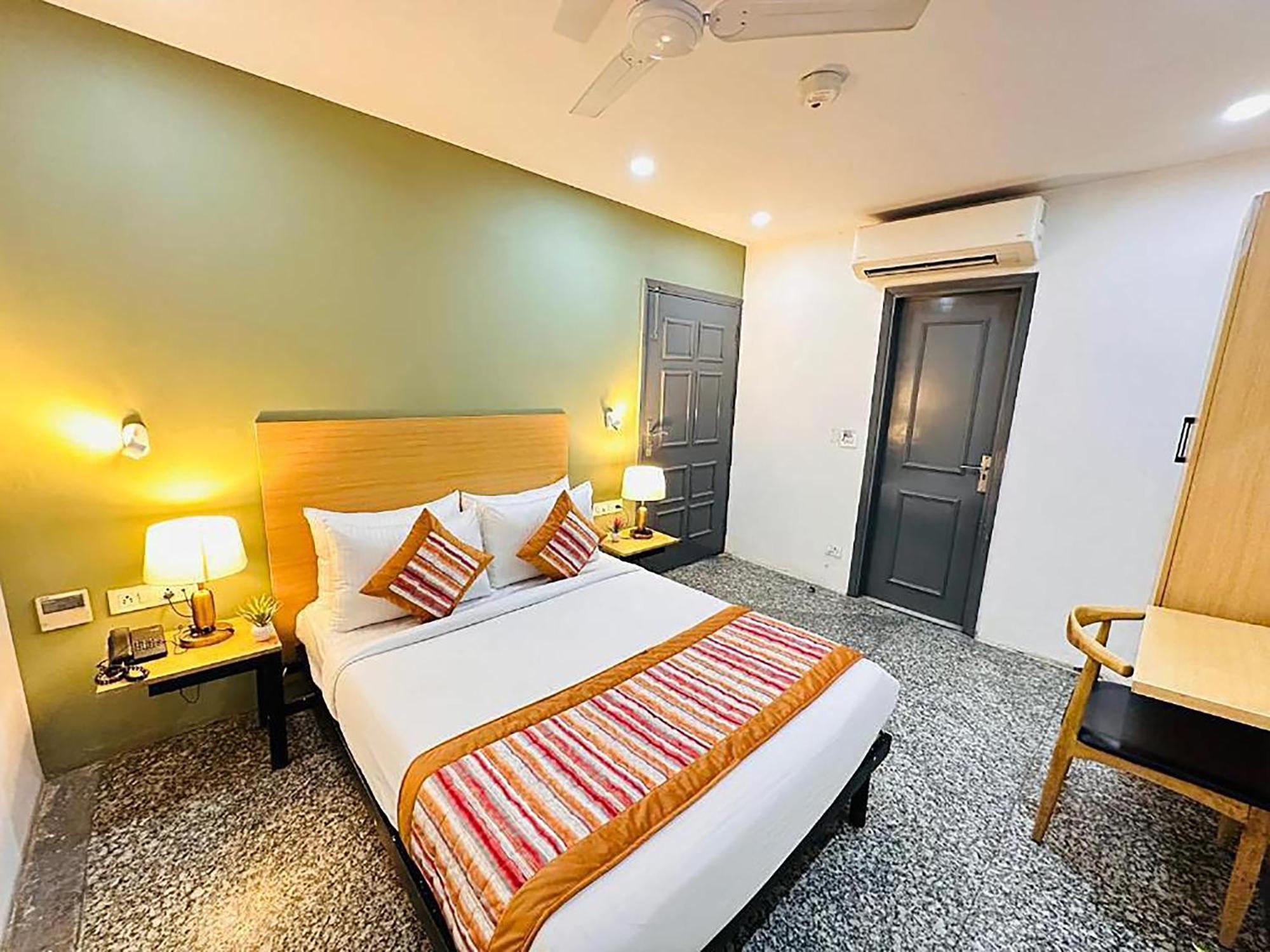 Hotel Golden Saffron By Qotel-Punjabi Bagh New Delhi Ngoại thất bức ảnh